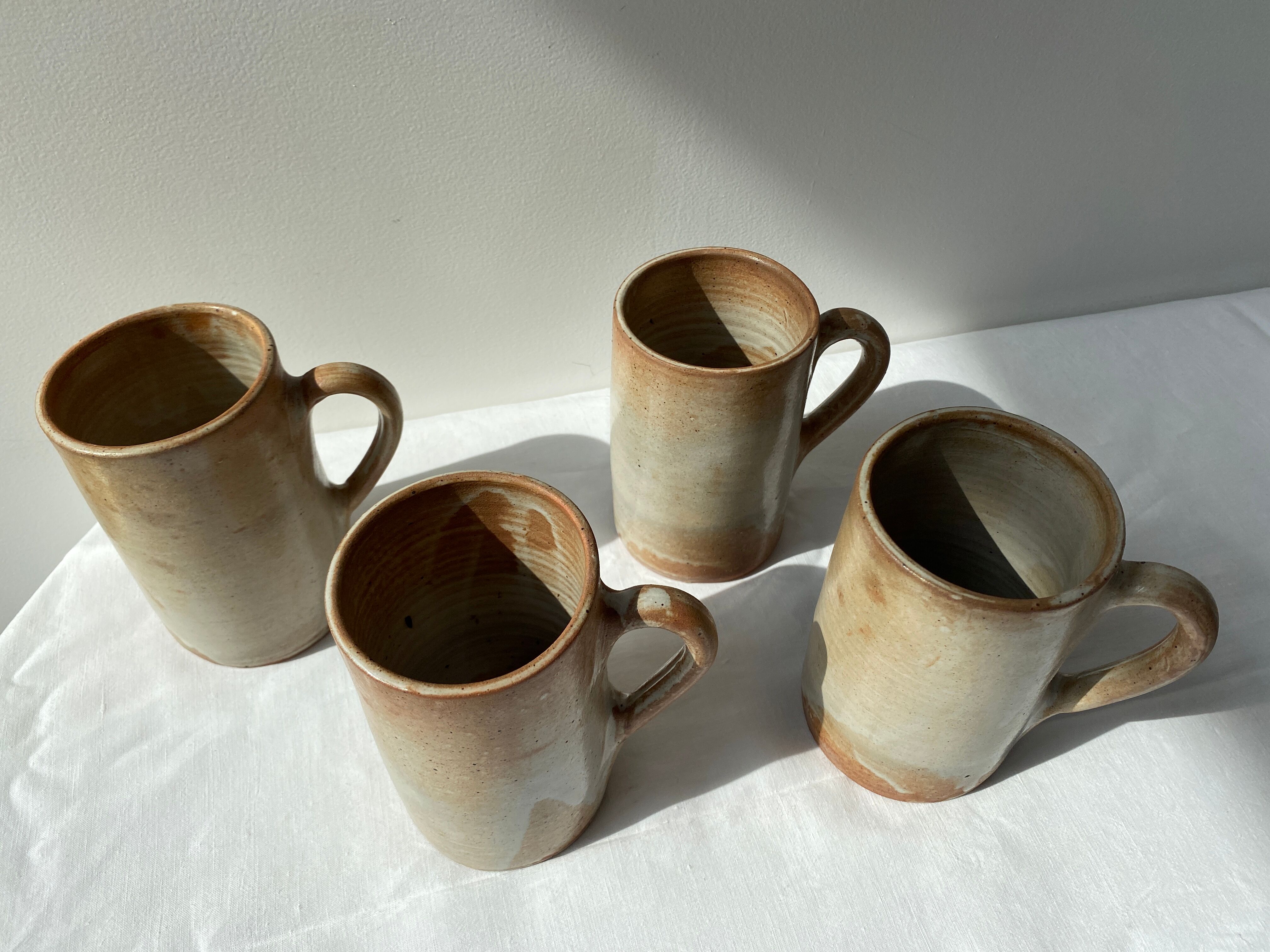 Lot de 4 mugs ou choppes en grès