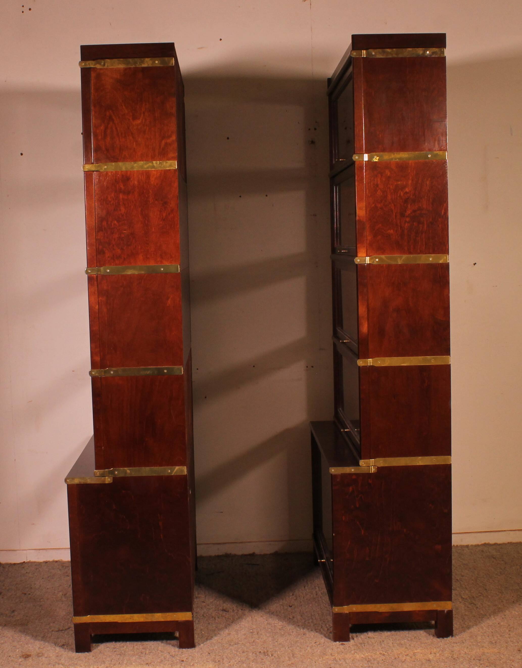 paire de bibliothèques dit stacking bookcase en acajou