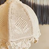Beige crochet vintage suspension