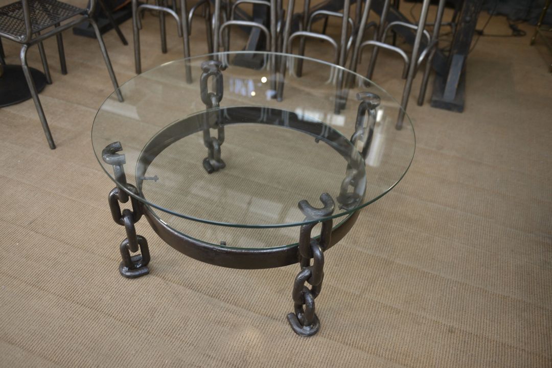 Round coffee table steel chain links 1970