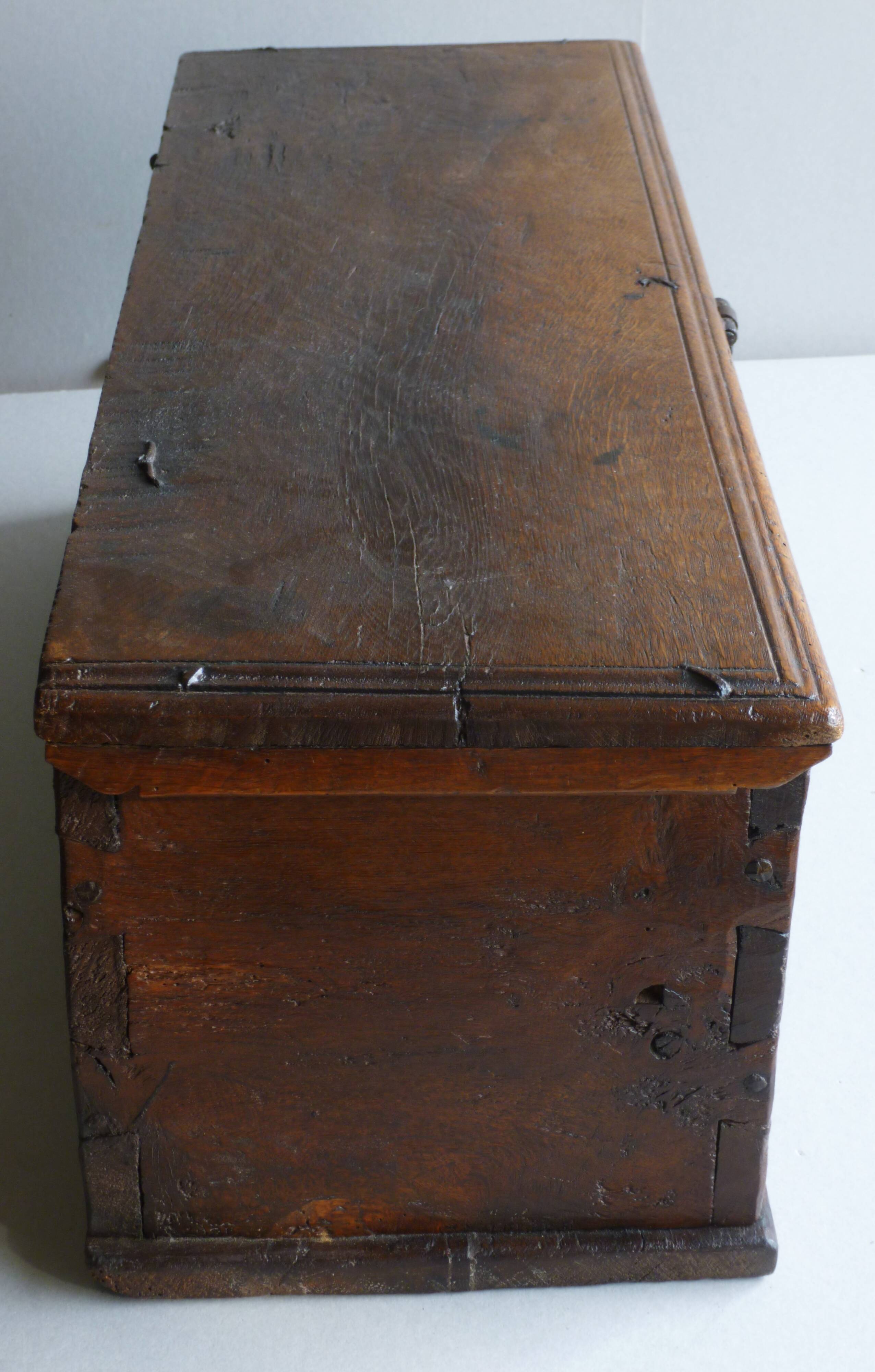 Gothic chest, 16th/17th century