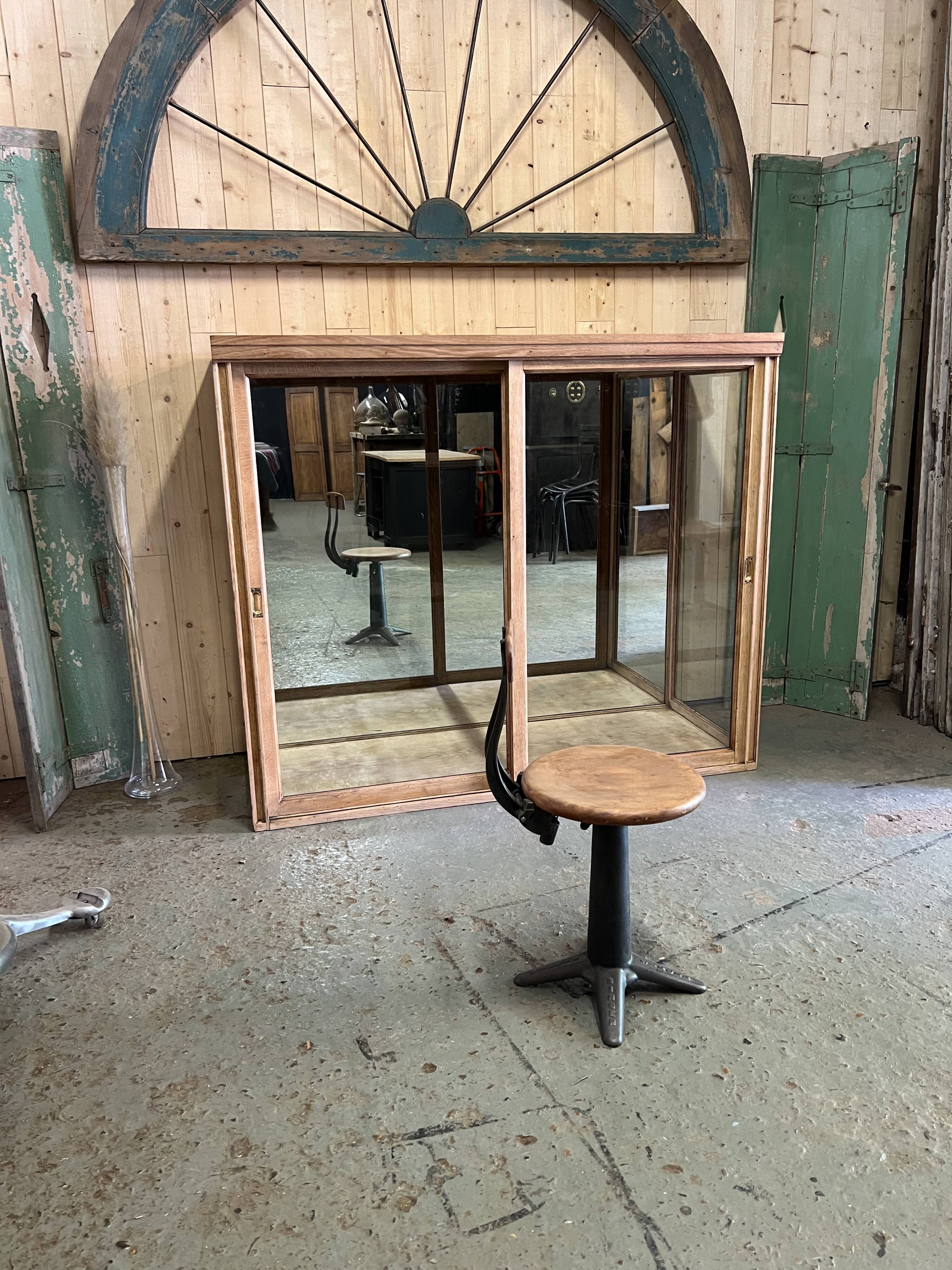 Former pastry shop window