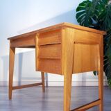 Vintage desk from the 60s-70s, light oak, in superb condition.