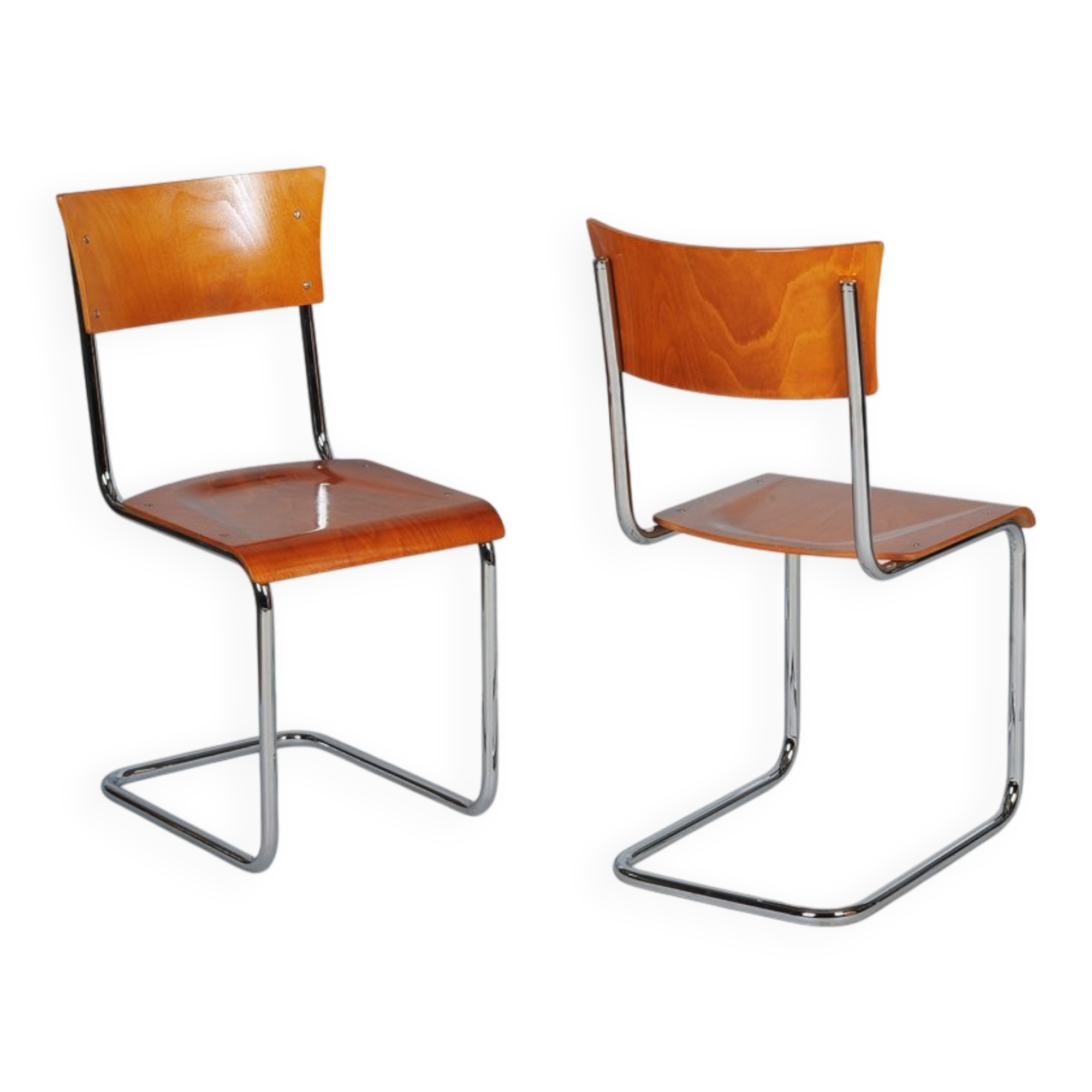 Bauhaus Chairs in Beech and Chromed Steel, Czech, 1930s, Set of 2
