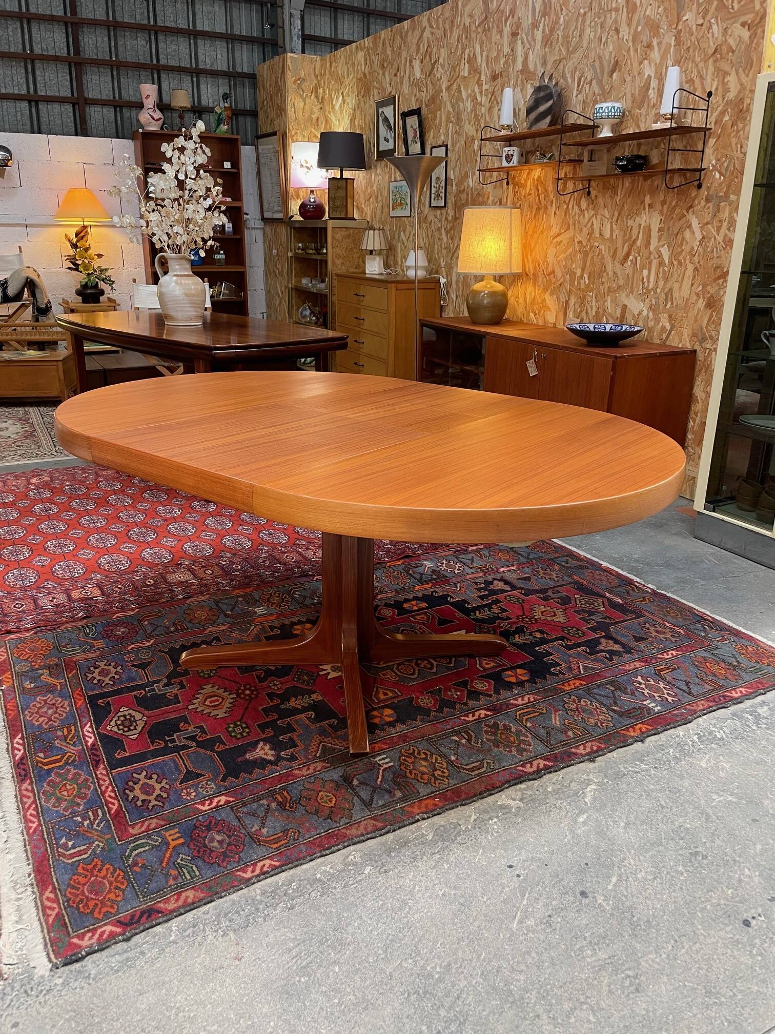 Baumann round teak table, vintage 1970s, Roche Bobois