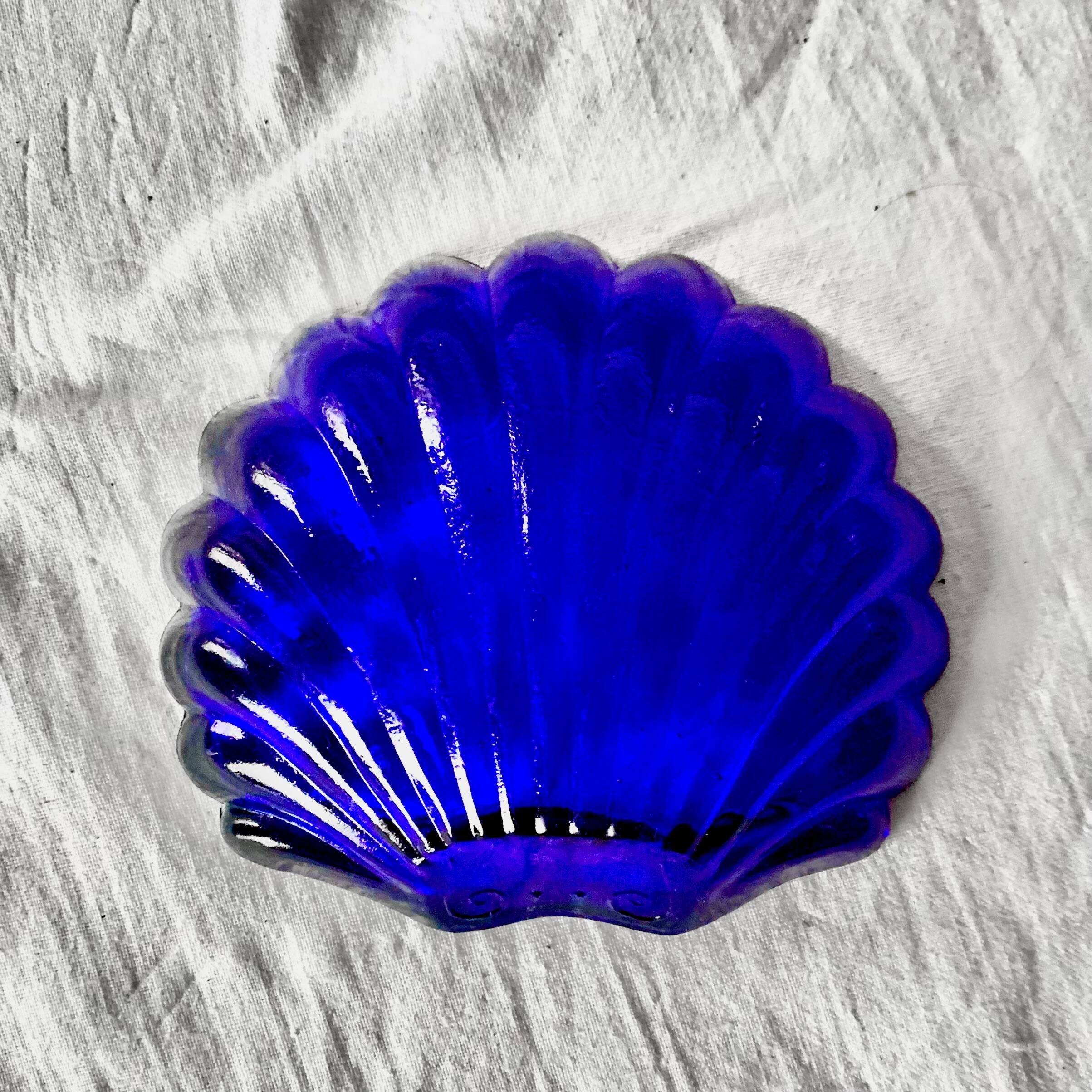 Vintage shell butter dish in stainless steel and cobalt blue glass