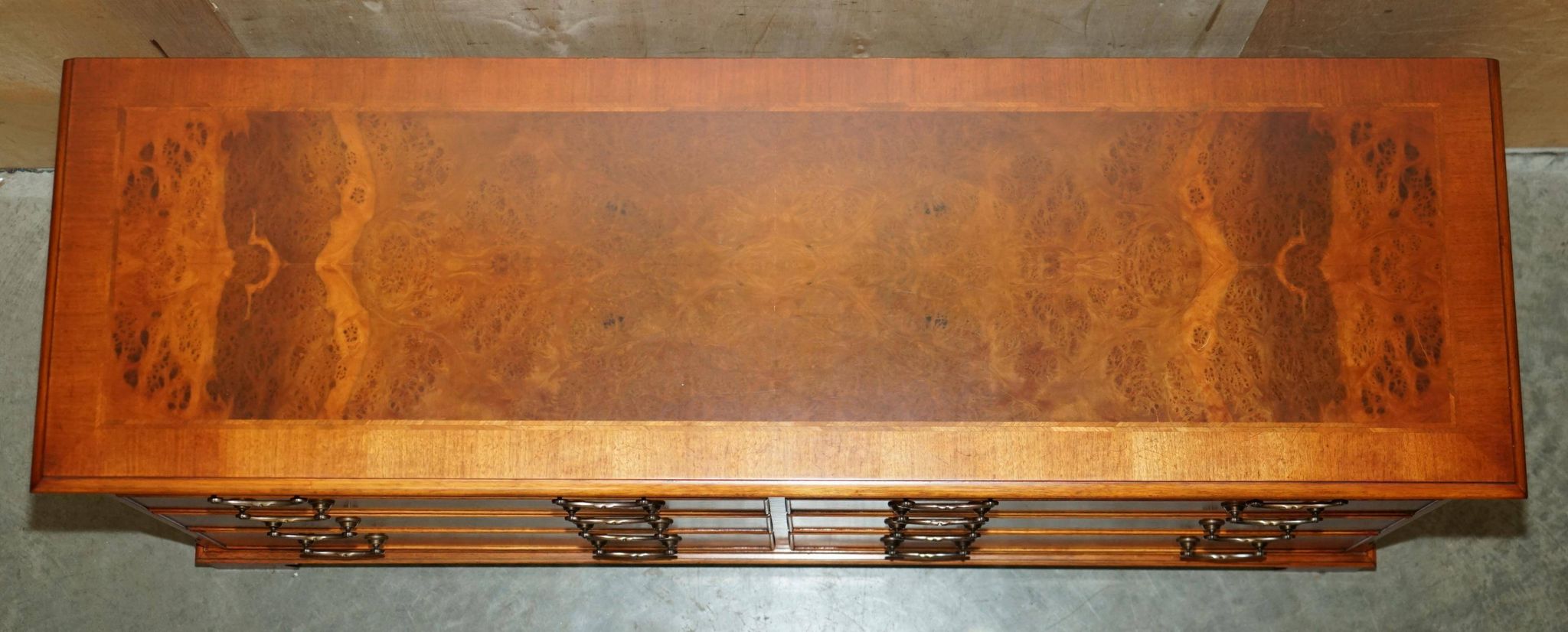 Buffet en noyer Burr & Burl avec patine