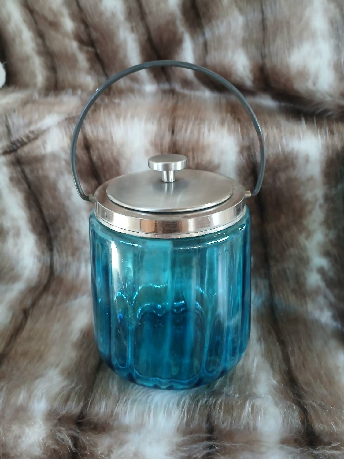 Bonbonnière en verre bleu