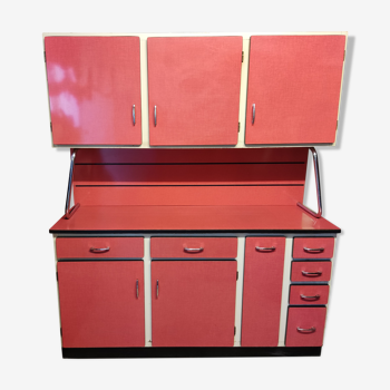 Meuble en formica rouge