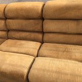 Sofa in velvet vintage