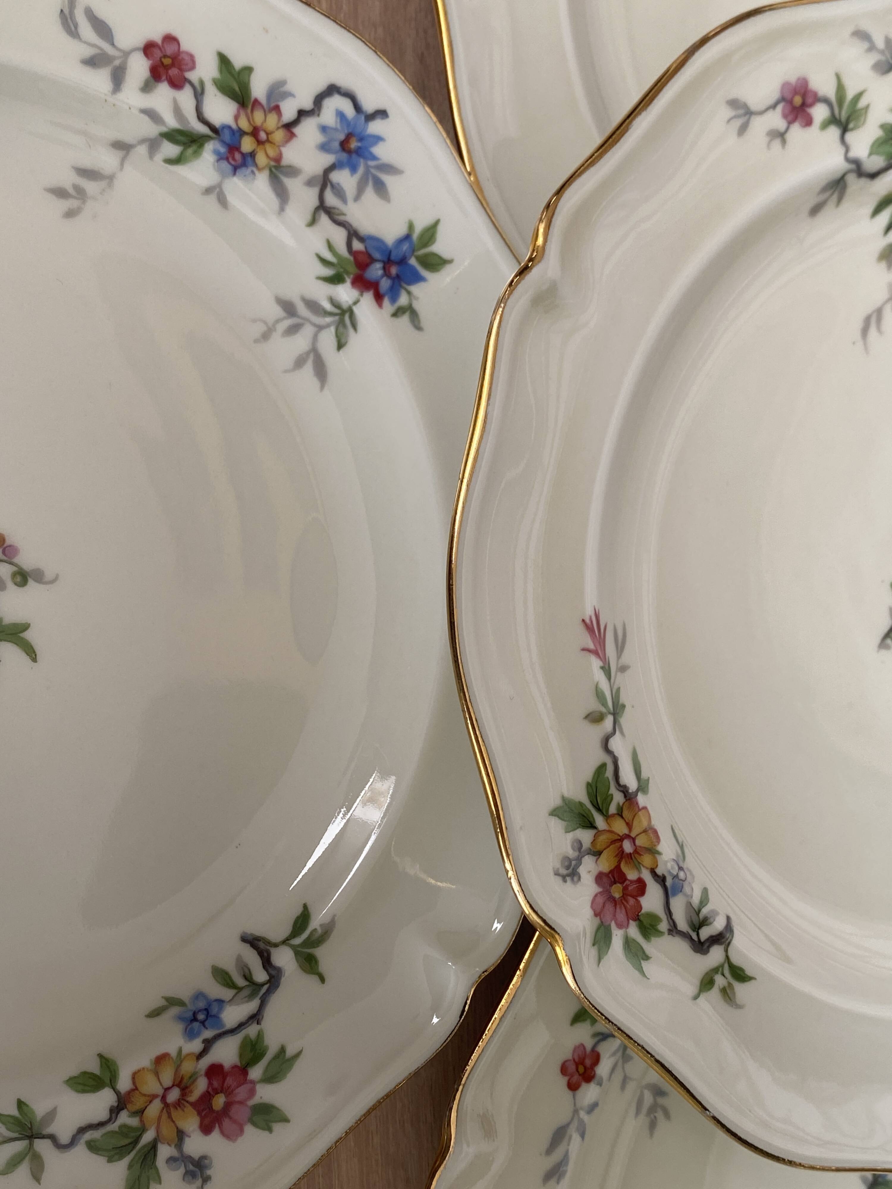 Set of 4 porcelain dessert plates