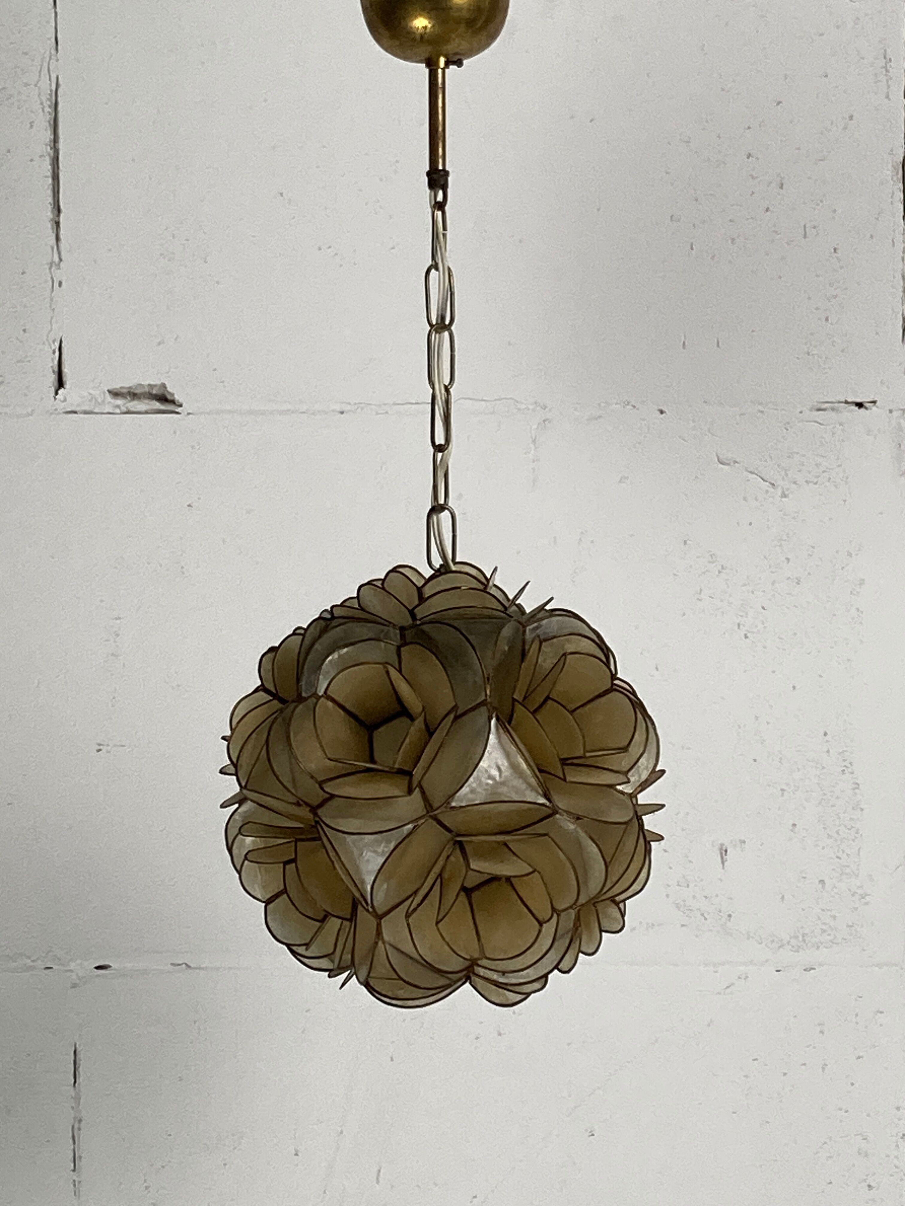 Suspension fleur Capiz « nacre », Allemagne 1960 par Rausch