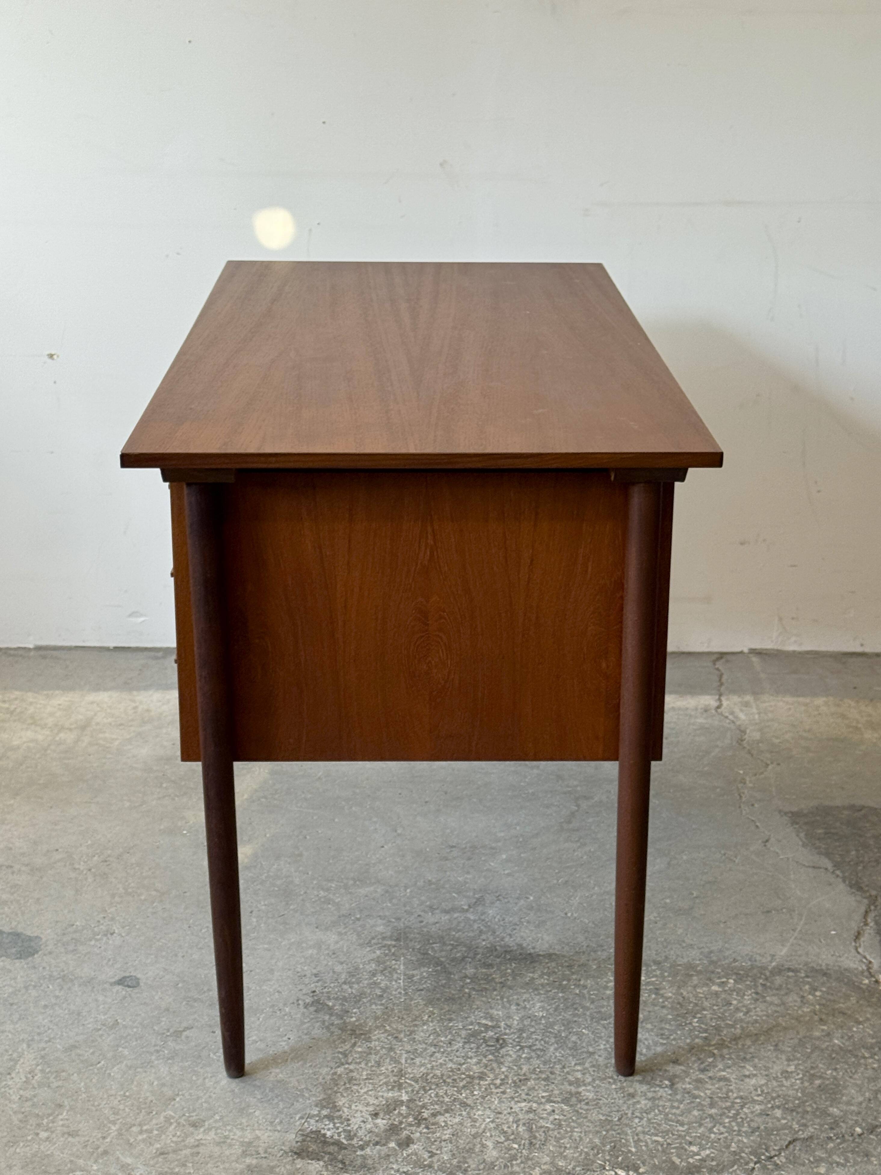 Teak desk, Denmark 60s/70s, vintage, mid-c modern