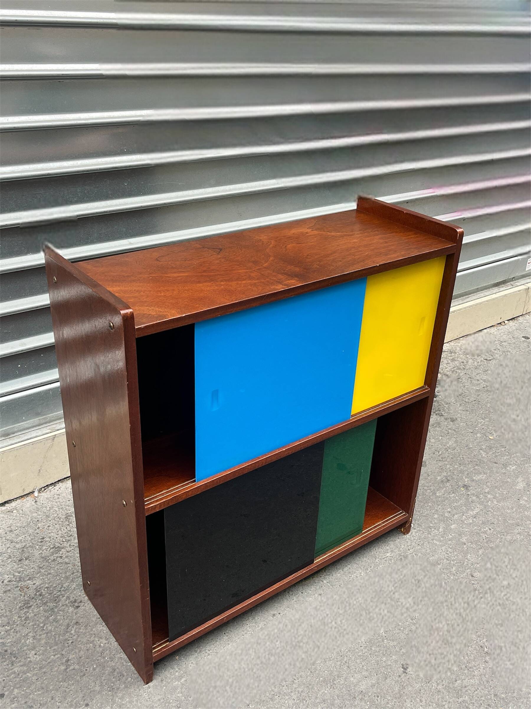 Closed bookcase in Bauhaus colors by D.Rozaffy Edition Meuble Oscar, design 1960