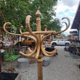 Perroquet ancien en bois courbé