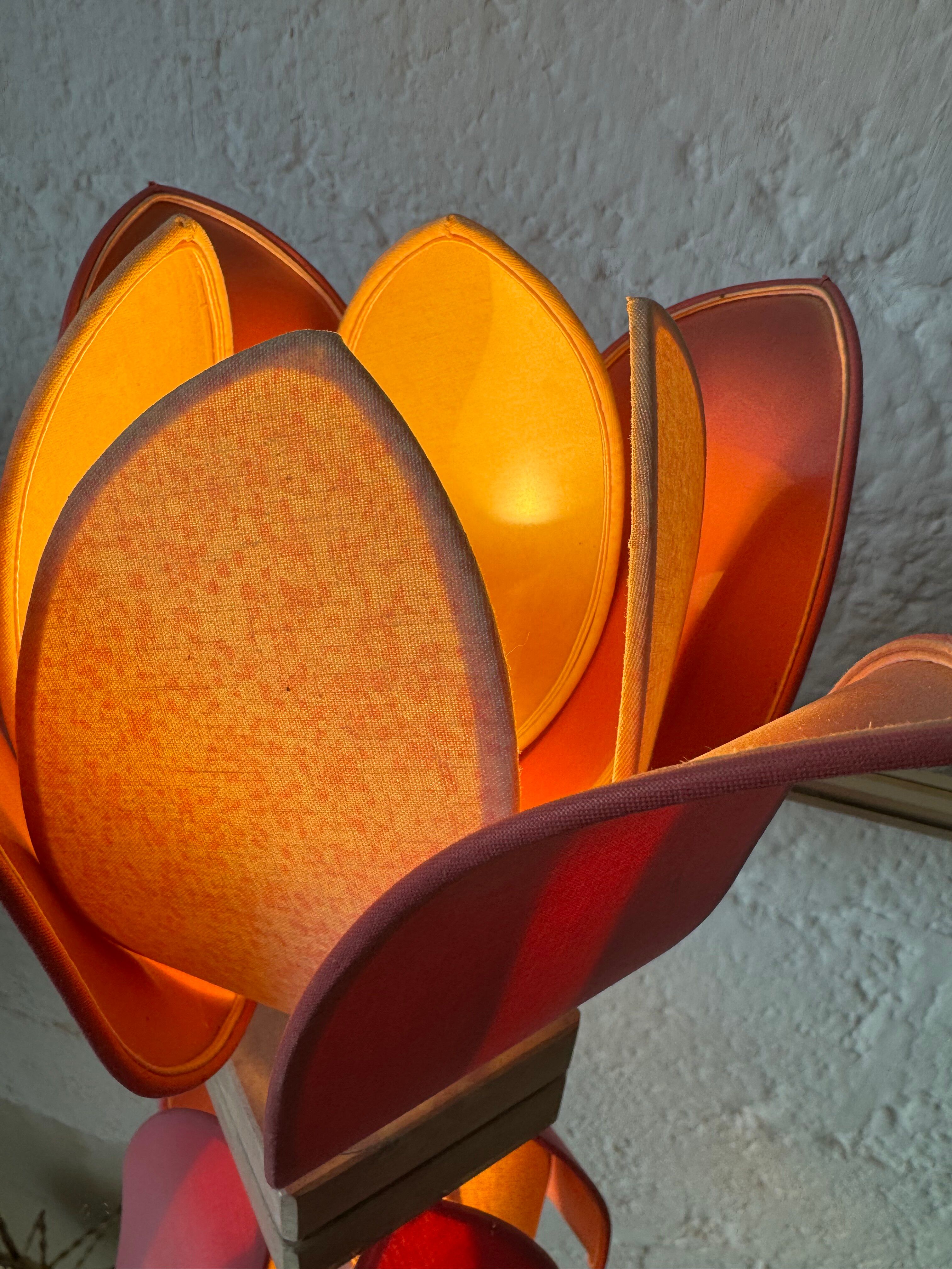 Vintage lotus flower lamp
