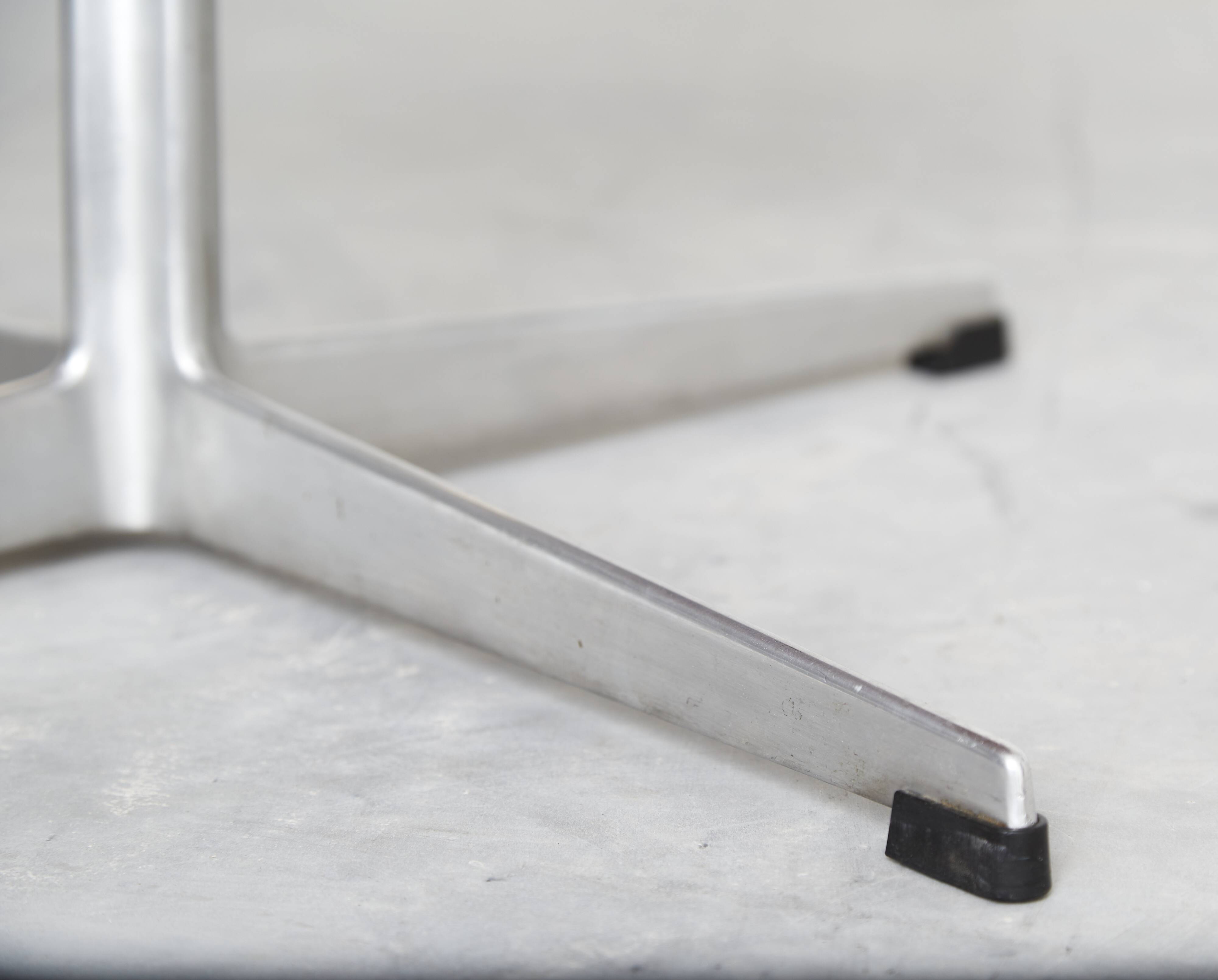 Swan Chair by Arne Jacobsen for Fritz Hansen