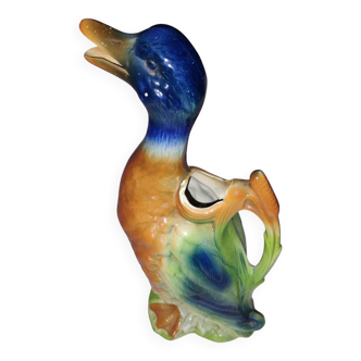 Duck pitcher