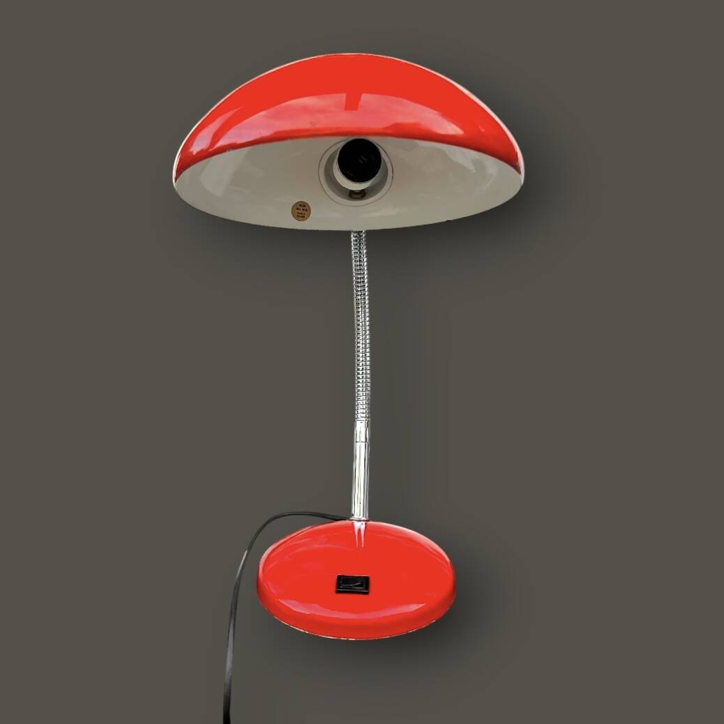 Vintage red lacquered metal desk lamp – Space Age / Bauhaus style