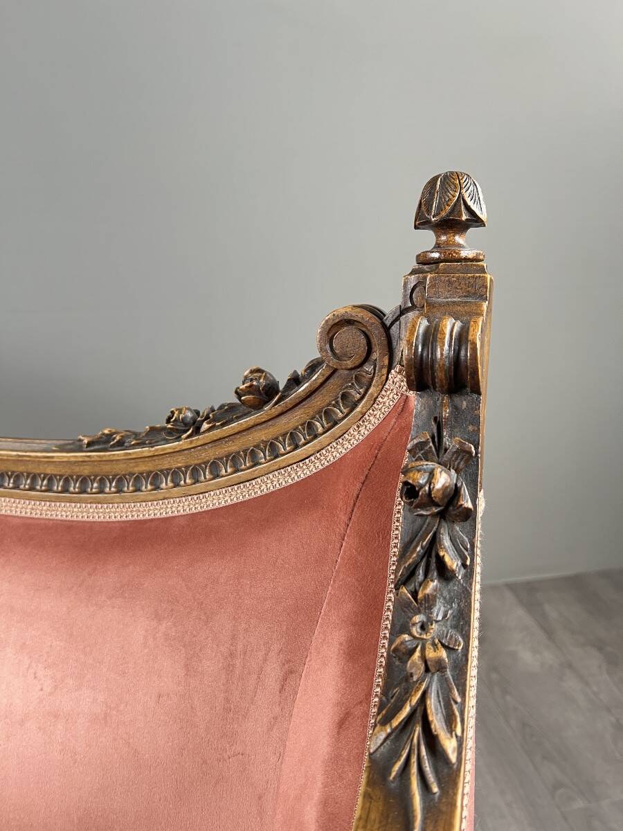 Louis XVI style canapé in carved wood and velvet, 20th century