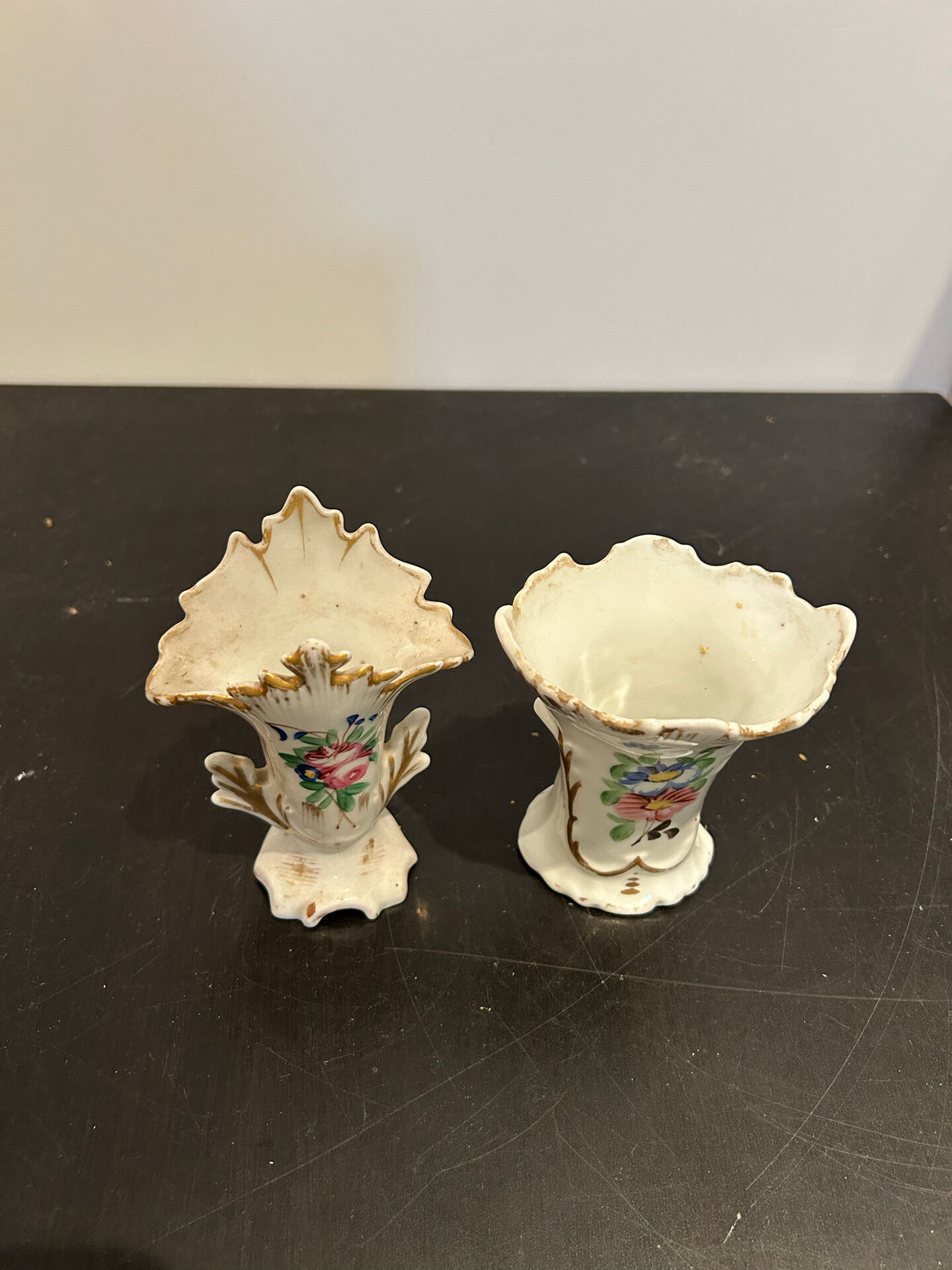 Pair of bride vases in porcelain