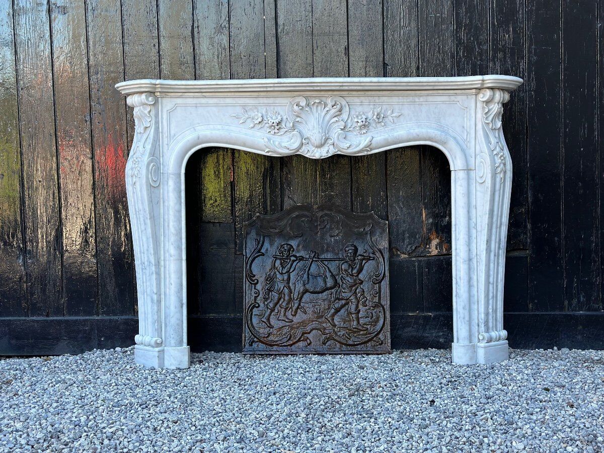 Louis XV style fireplace in Carrara marble and cast iron fireplace