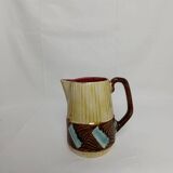 Pichet / jug in barbotine signed Orchies