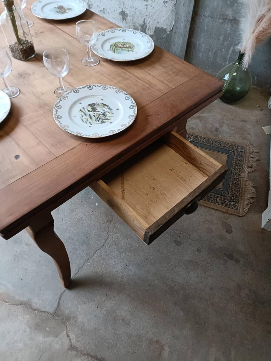 Farm table