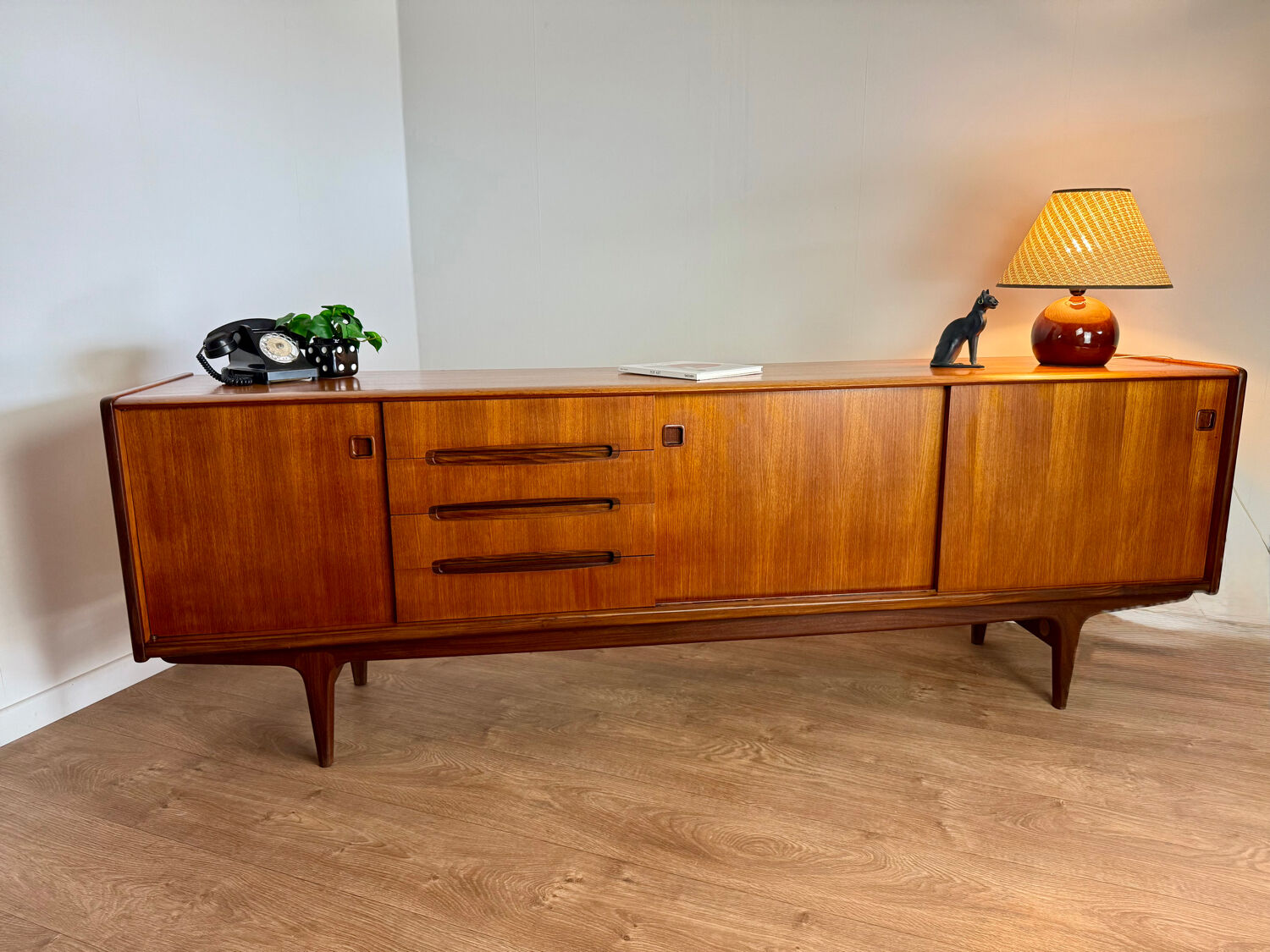 Simat french sideboard