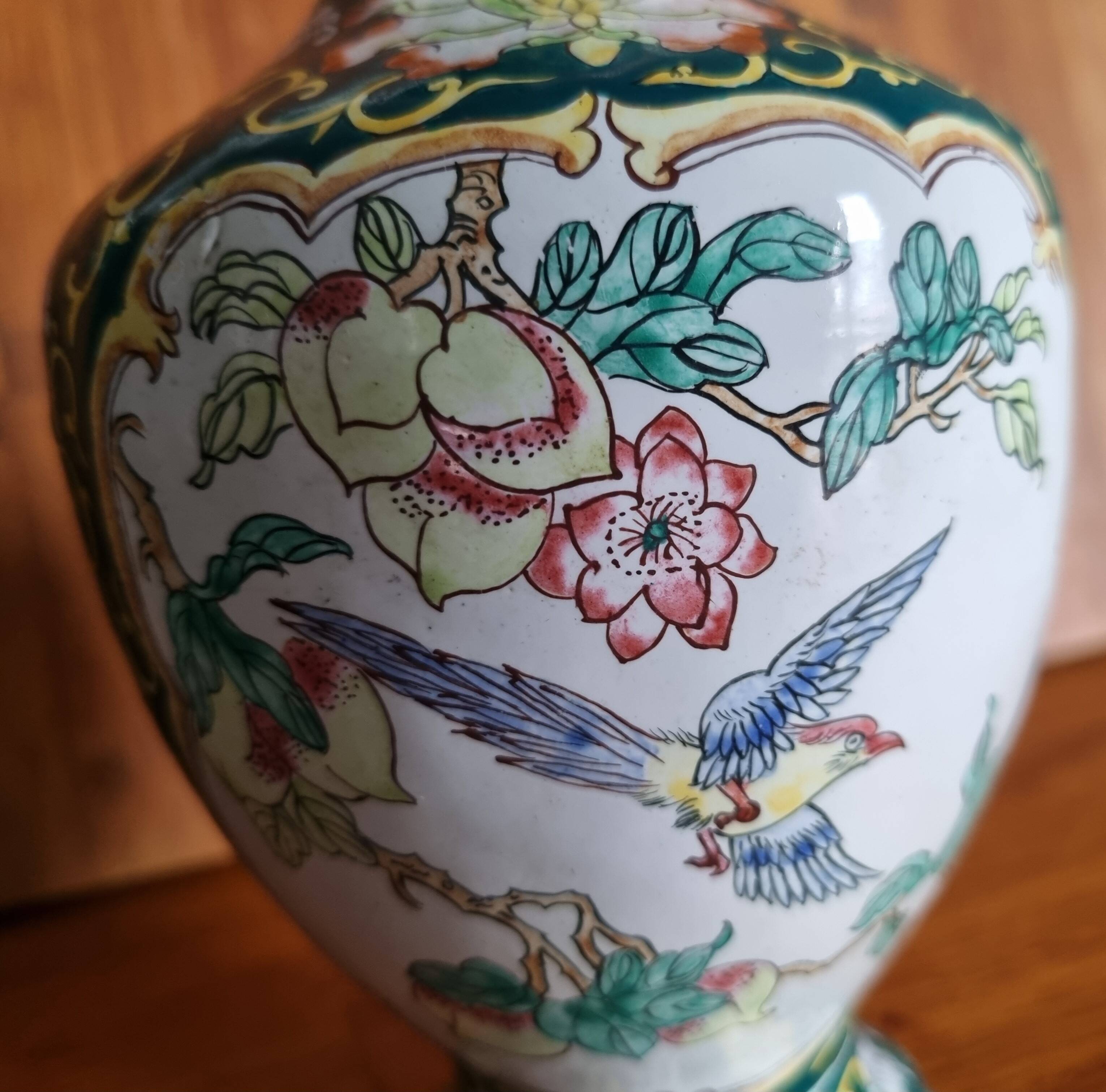 Baluster-shaped Canton enamel vase