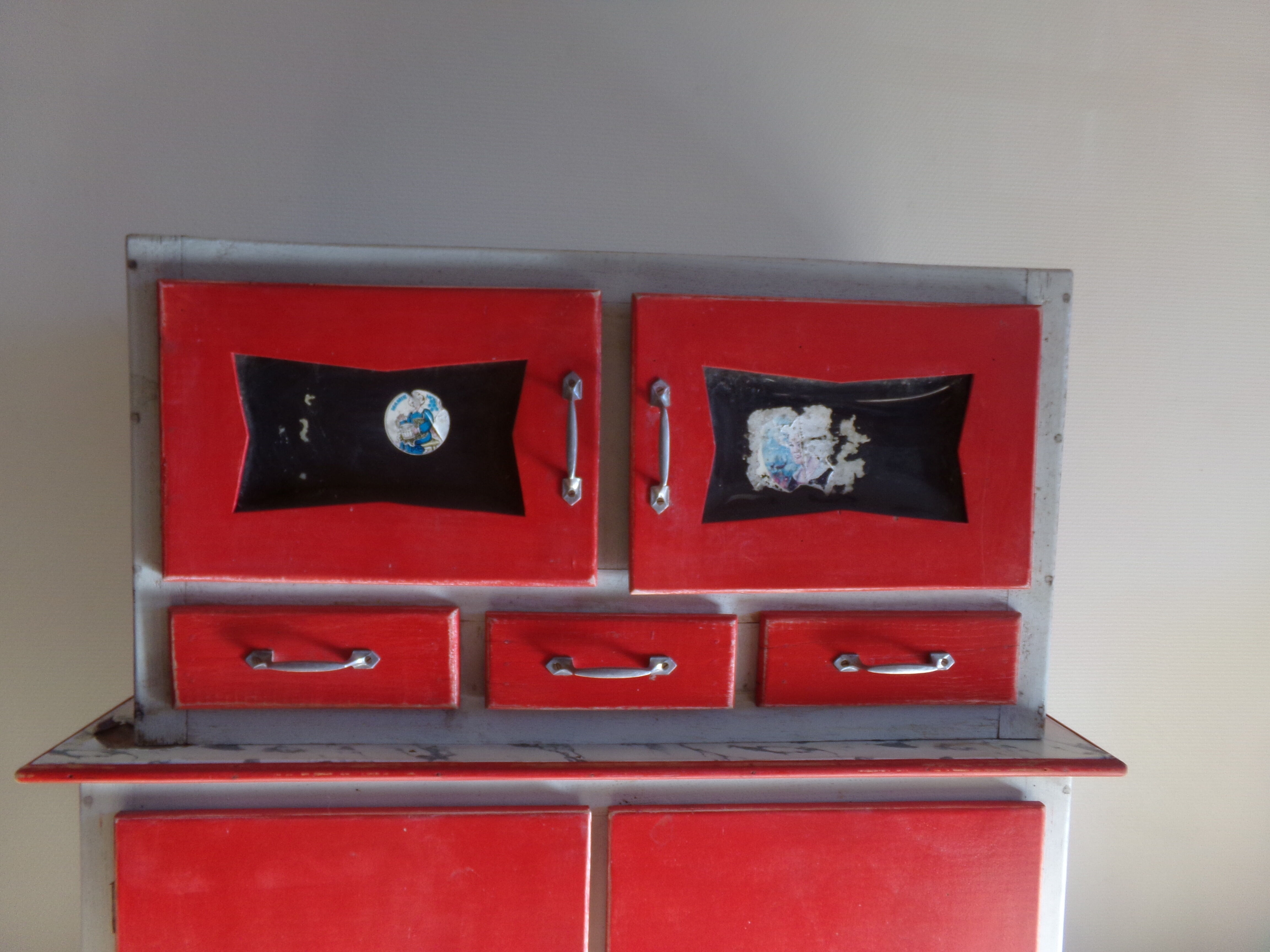 Red and white wooden buffet