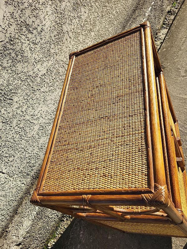 Floor floor 2 levels and 2 rattan doors