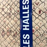 Old plate in enamel of the metro