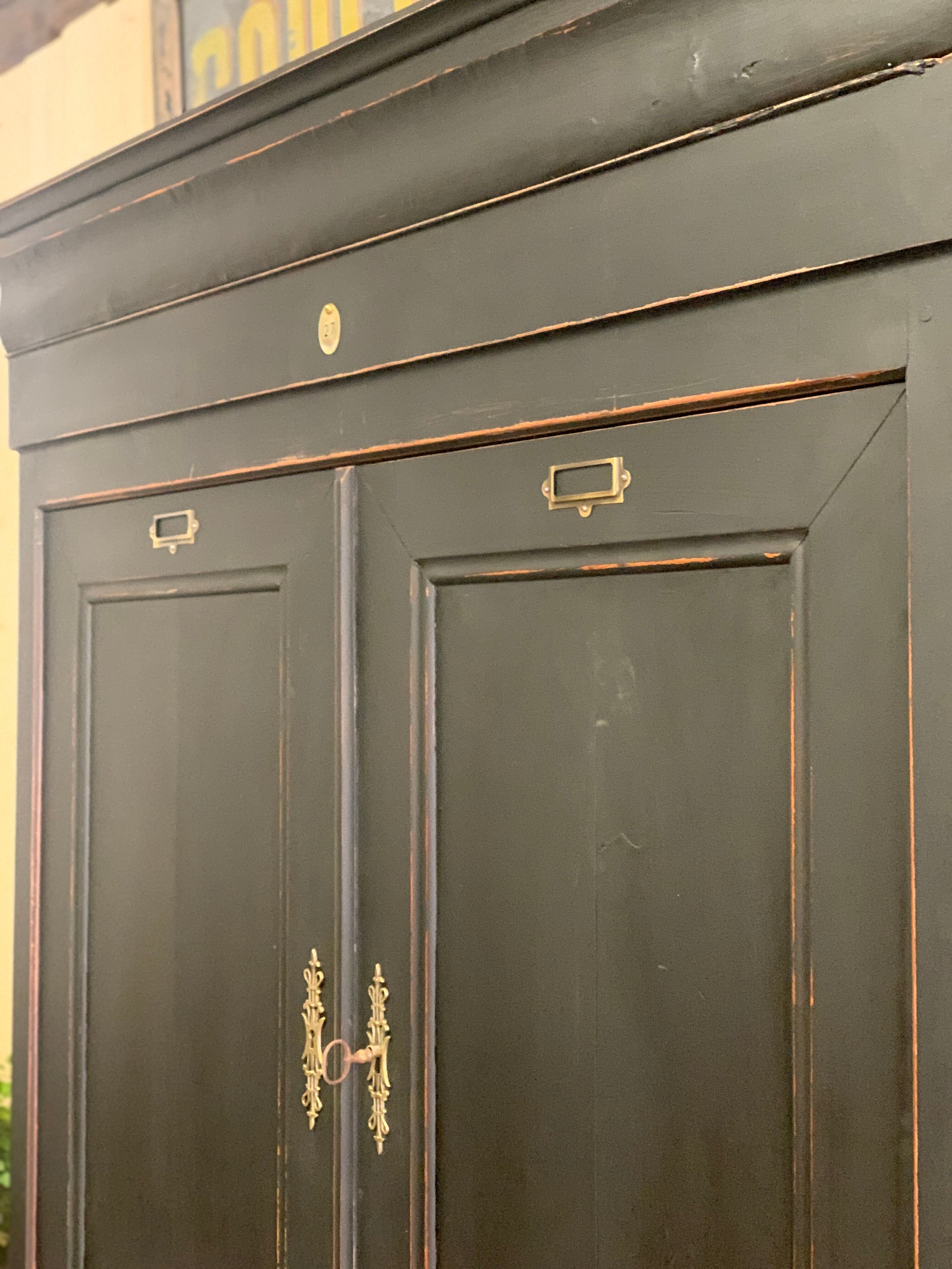 Buffet two black body 1940