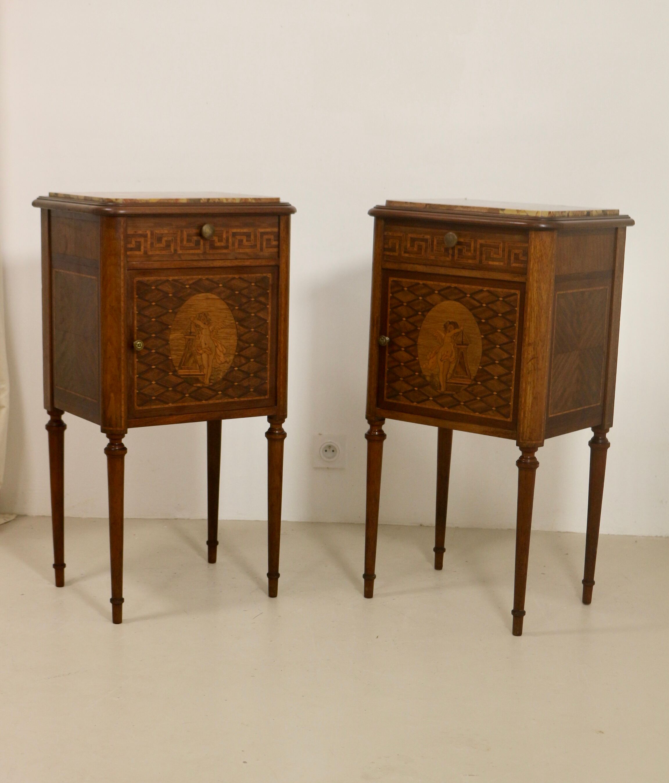Pair of marquetry bedside tables decorated in marble façade Brèche d'Aleppo. Ref Toulouse.