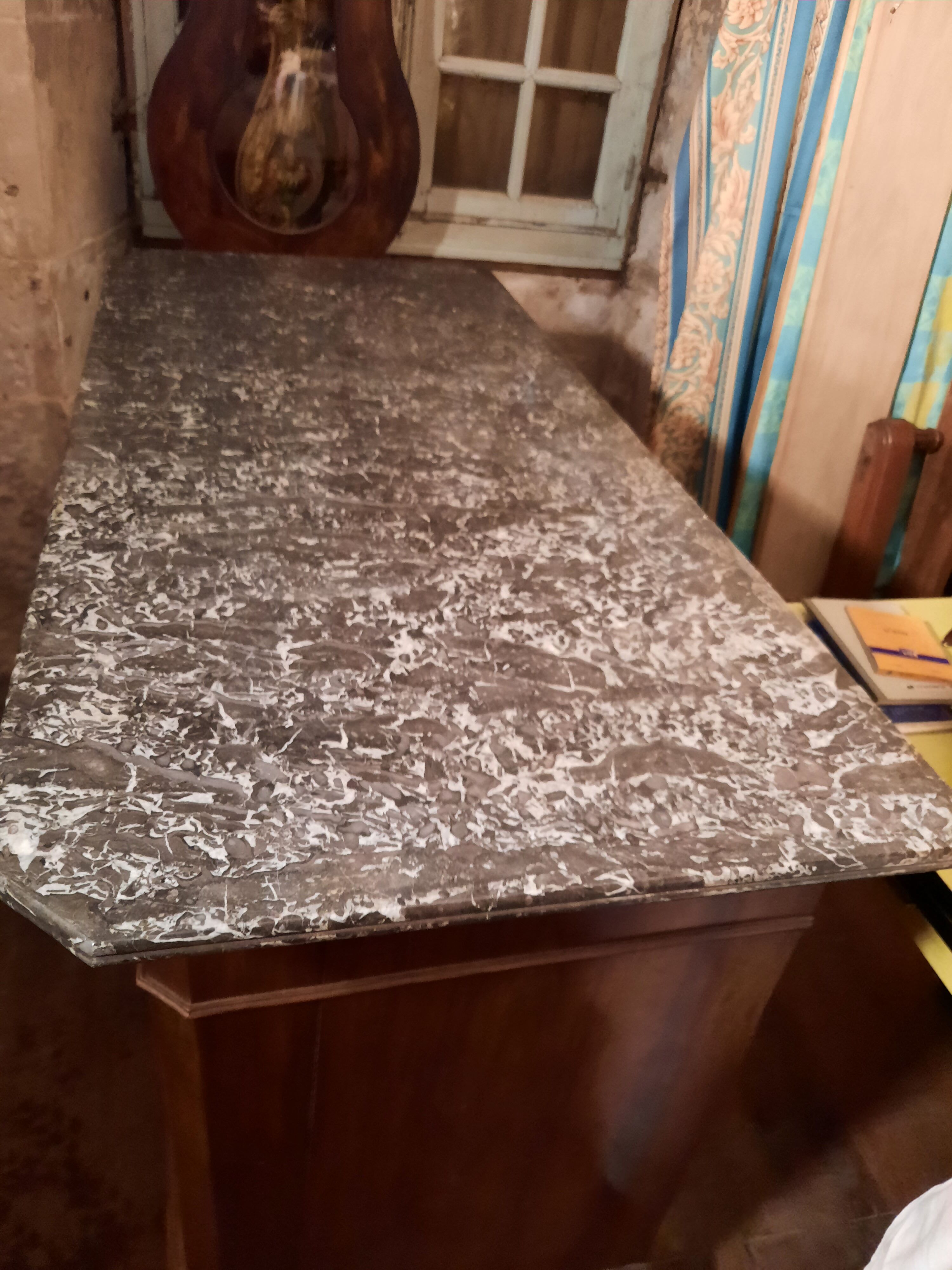 Louis Philippe dresser