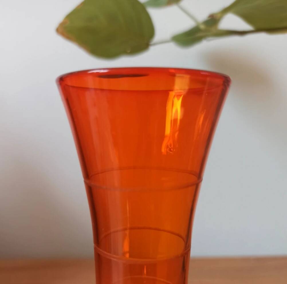 Vintage 70's pop soliflore vase - Hand-carved decor