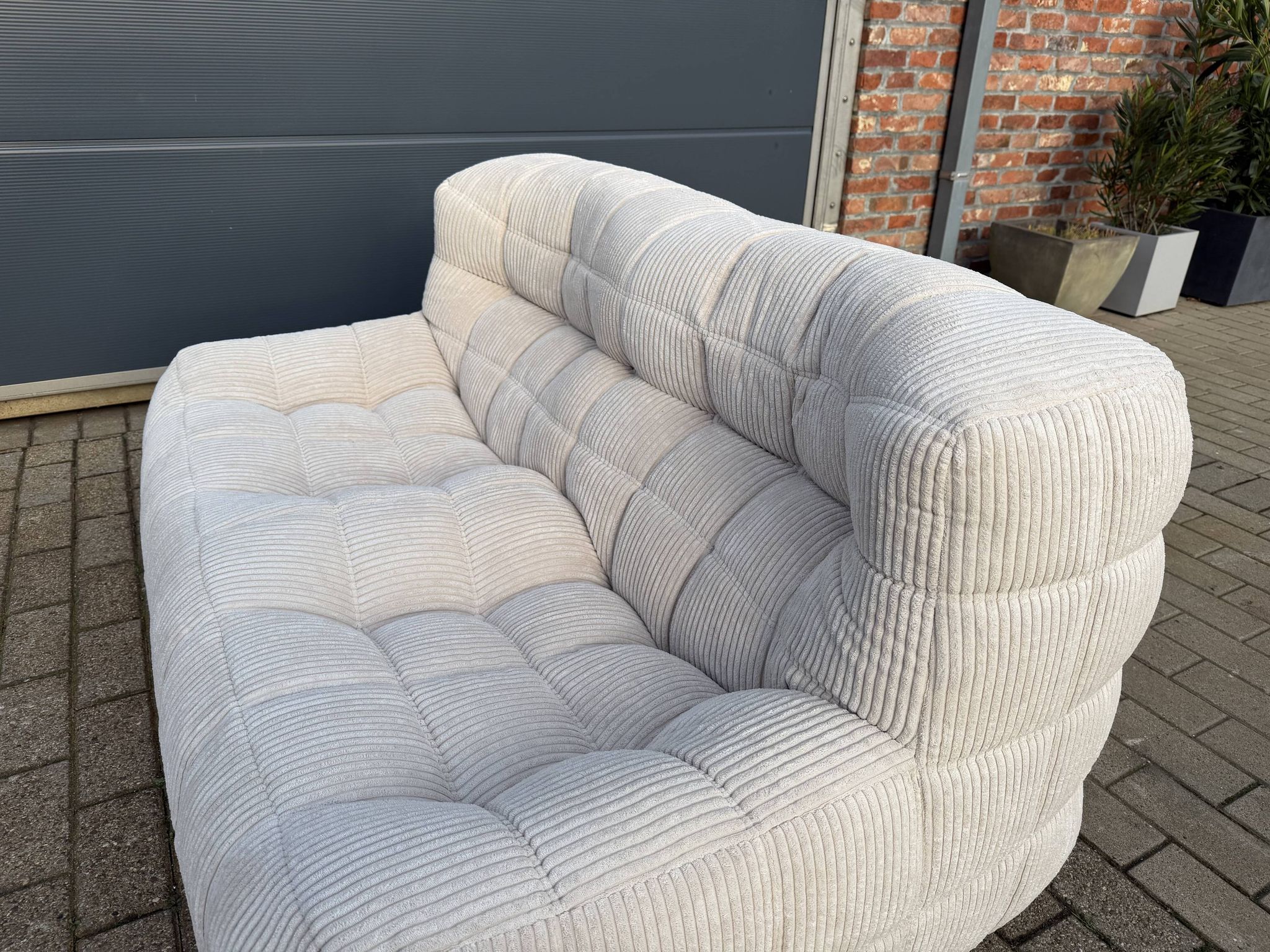 Ligne Roset Kashima 2 places Beige Velours côtelé