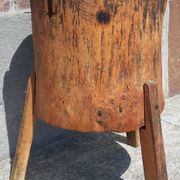 Table ou billot de boucher ancien tripode.