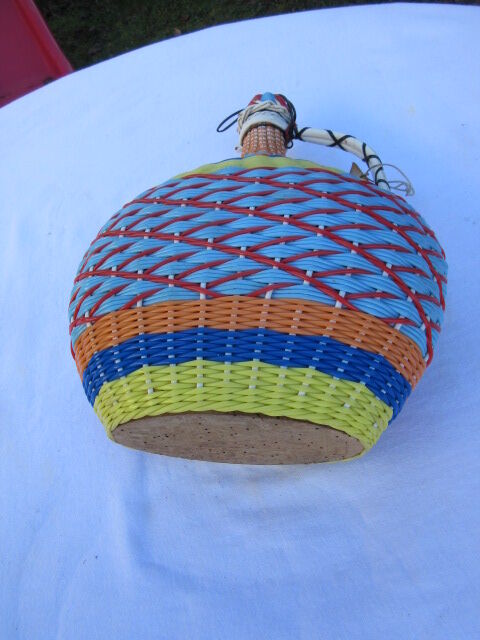 Scoubidou bottle
