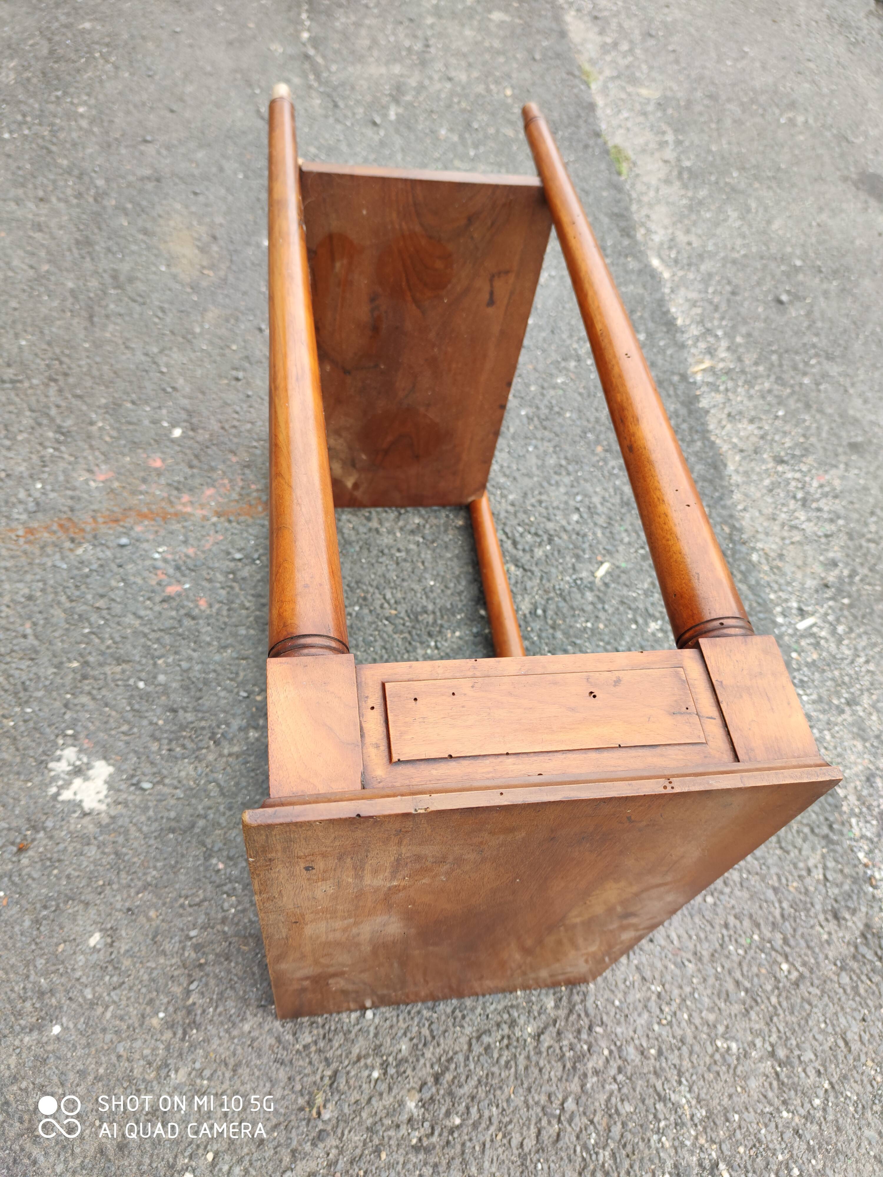 Console en noyer du XIX siècle