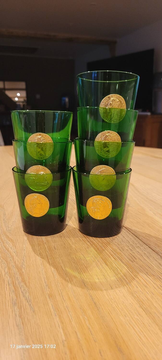 7 BYRRH green glasses