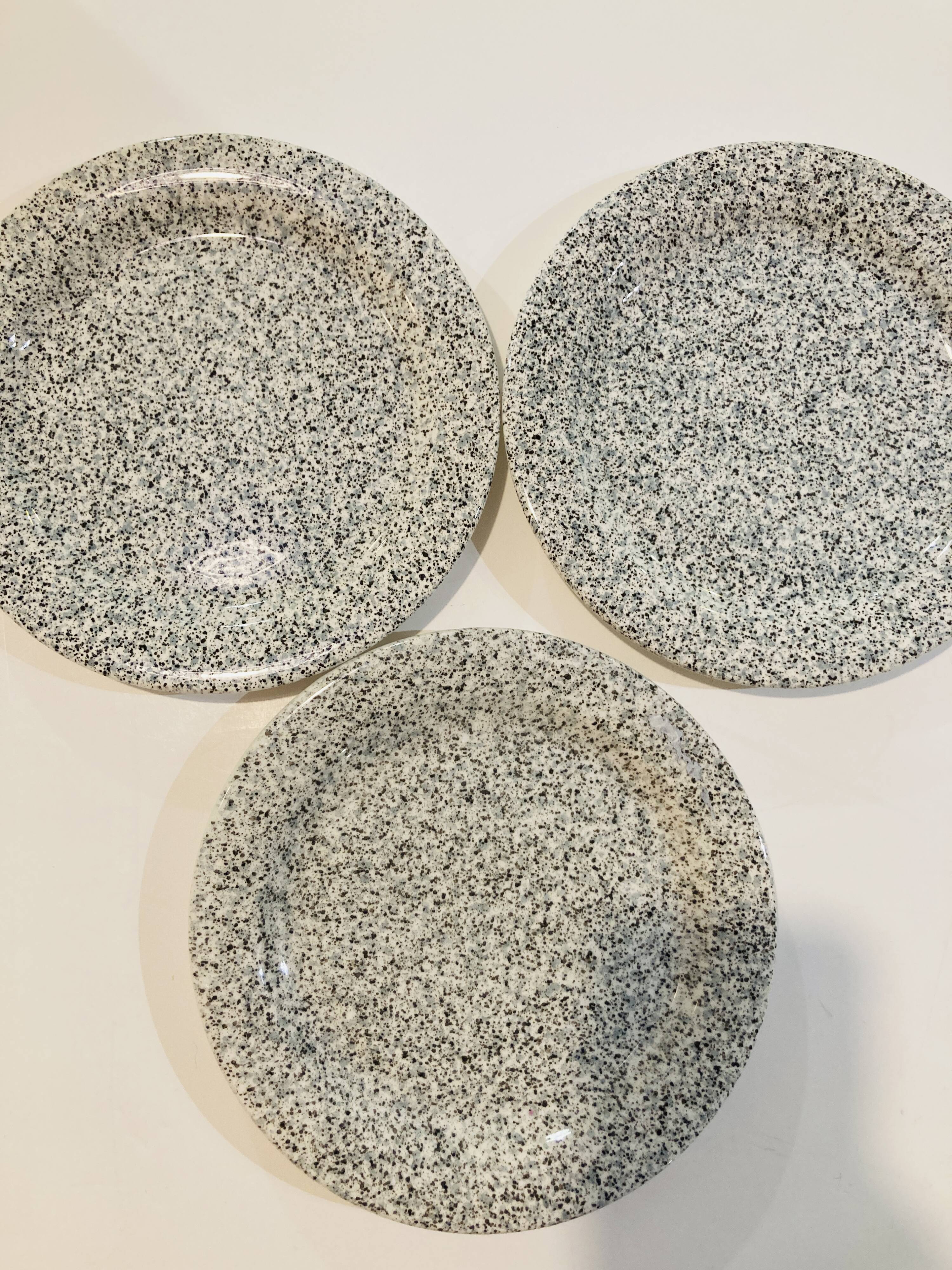 4 plates Quadrifoglio Italy speckled black and blue