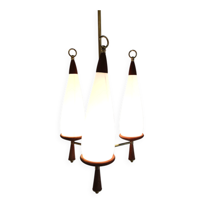 Chandelier vintage en teck avec abat-jours en verre blanc, années 1960.