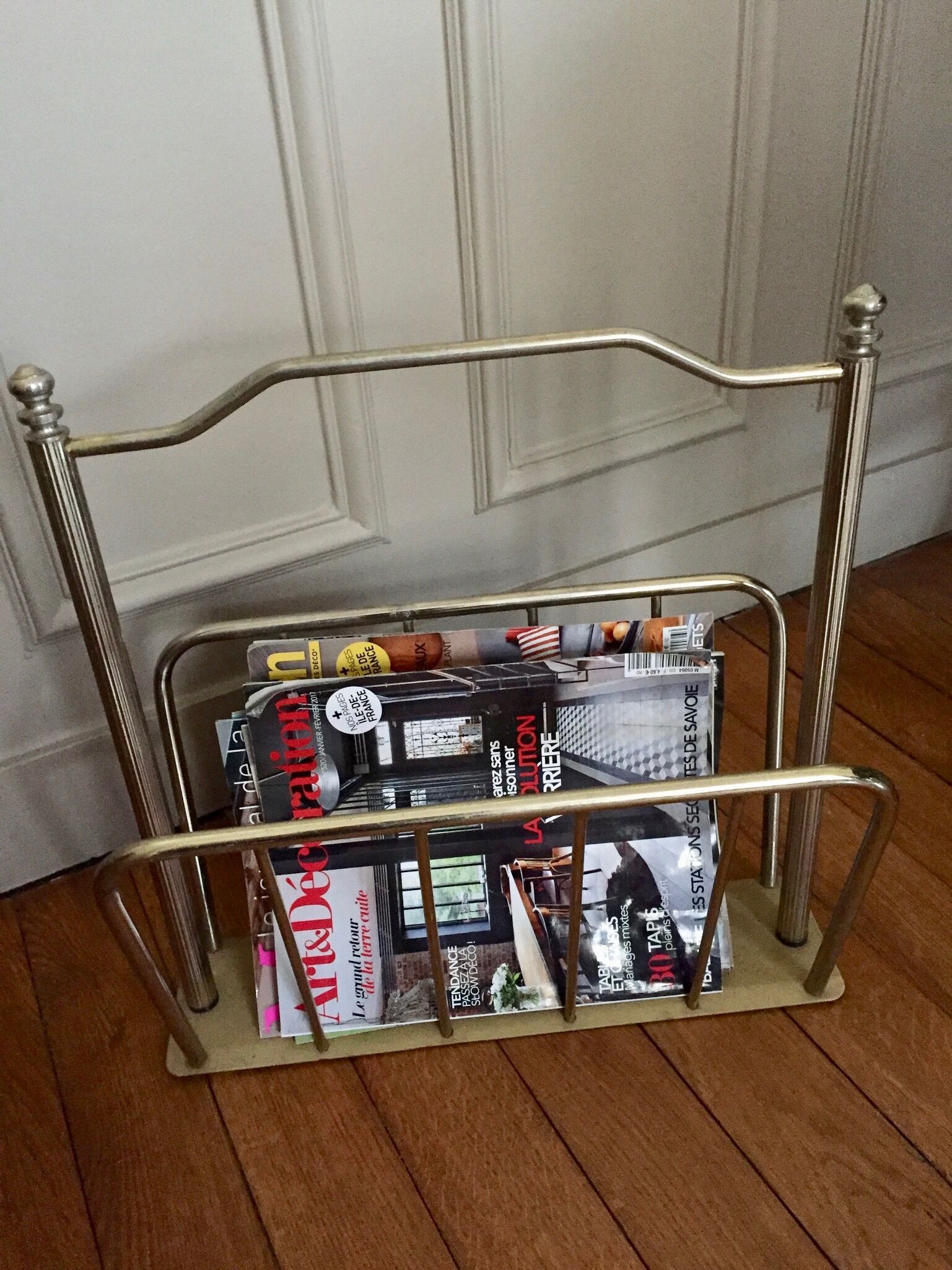 Golden magazine rack