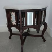 Colonial table in teak and ceramic