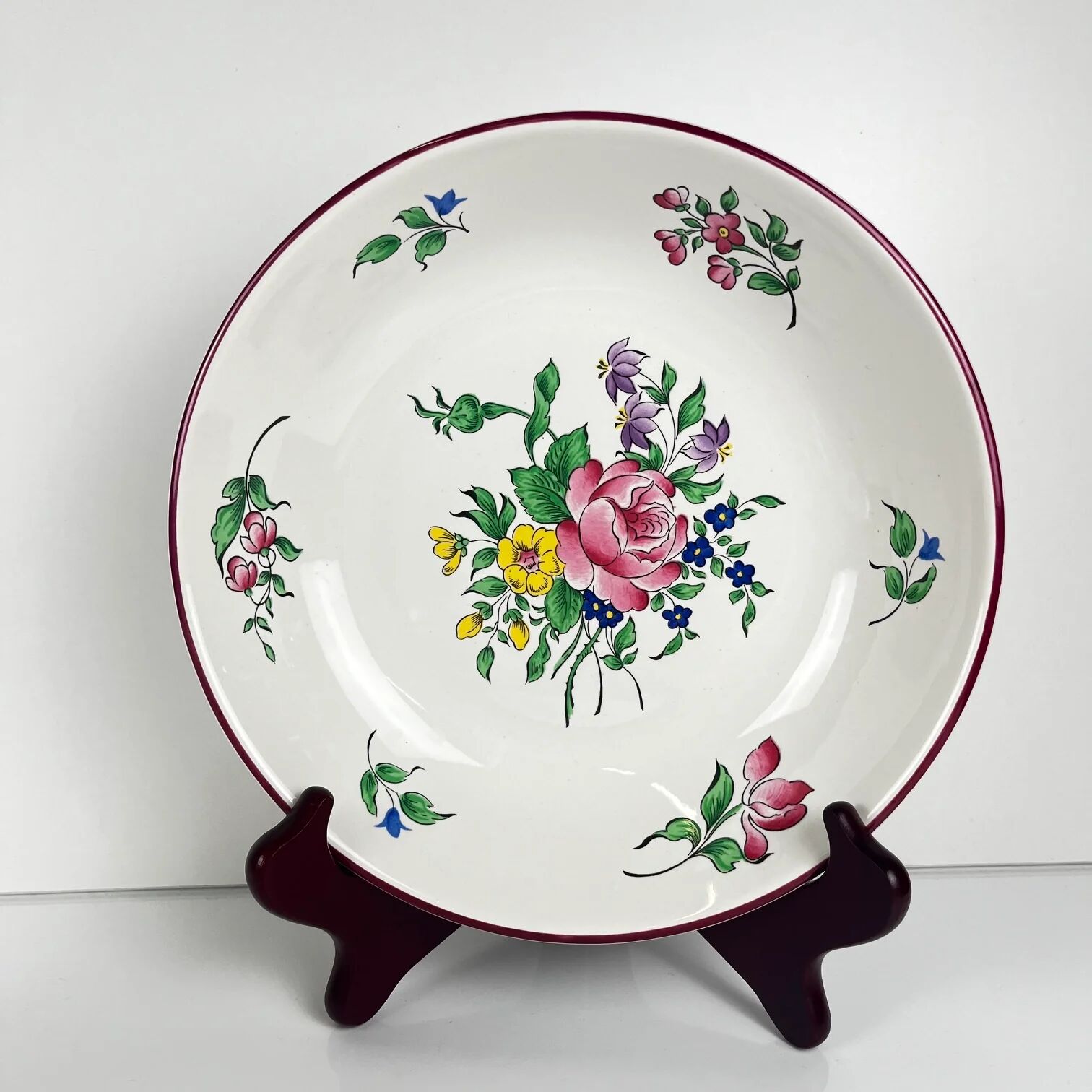 Set of 6 calotte plates Model Réverbère by KG Lunéville, tulip & rose pattern.
