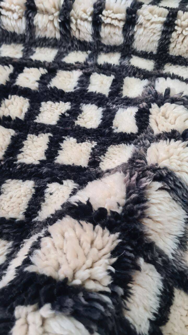 High quality Mrirt Moroccan rug with geometric design