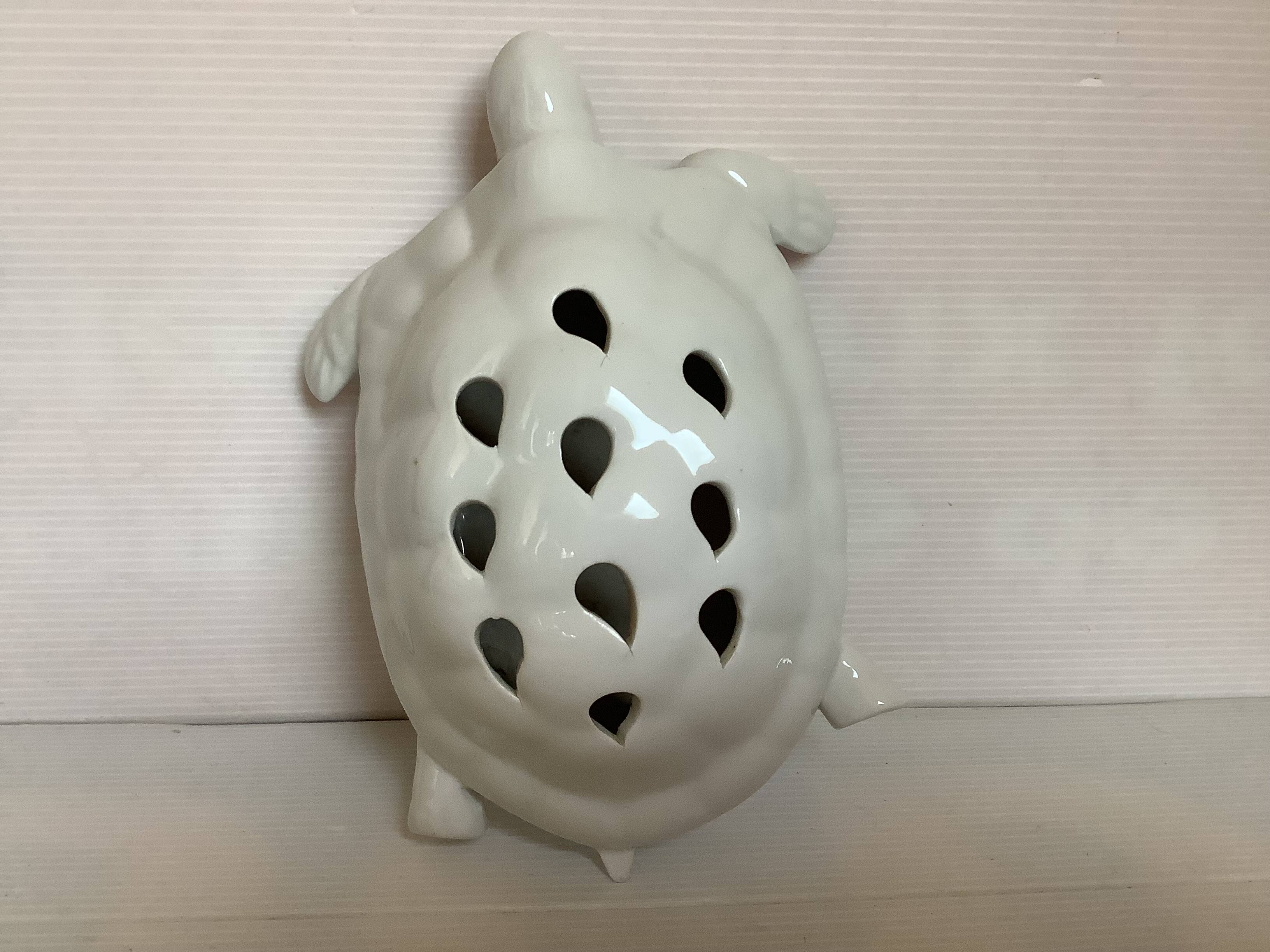 Vase turtle flower holder