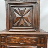 Armoire deux corps haut en retrait style Louis XIII